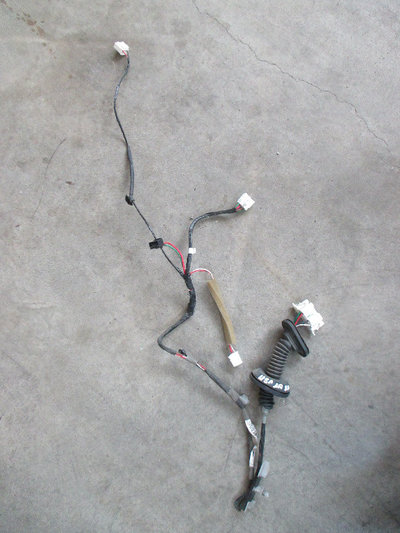 Instalatie cabluri usa dreapta spate 82153-42100D 