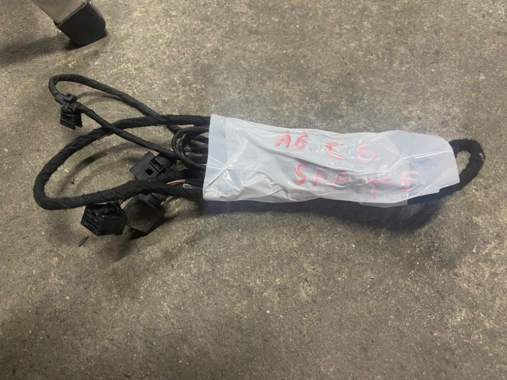 Instalatie senzori parcare spate Audi A6 C6 4F 200