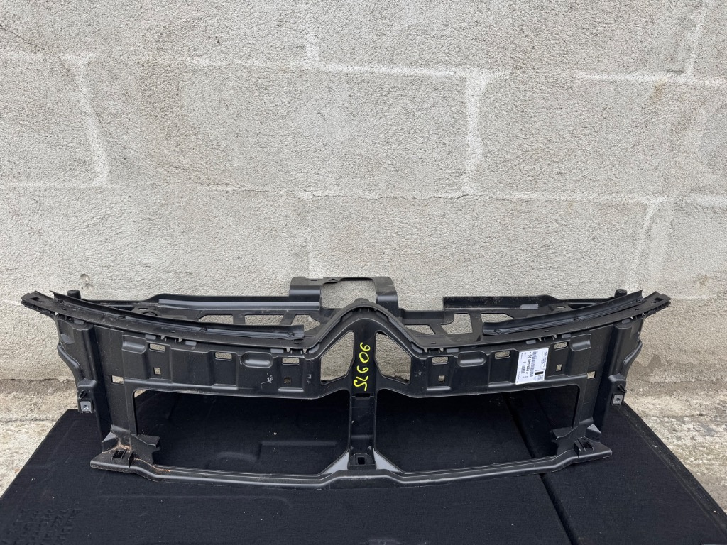 Intarire Grila fata CITROEN C4 PICASSO II 9676051877 noua originala