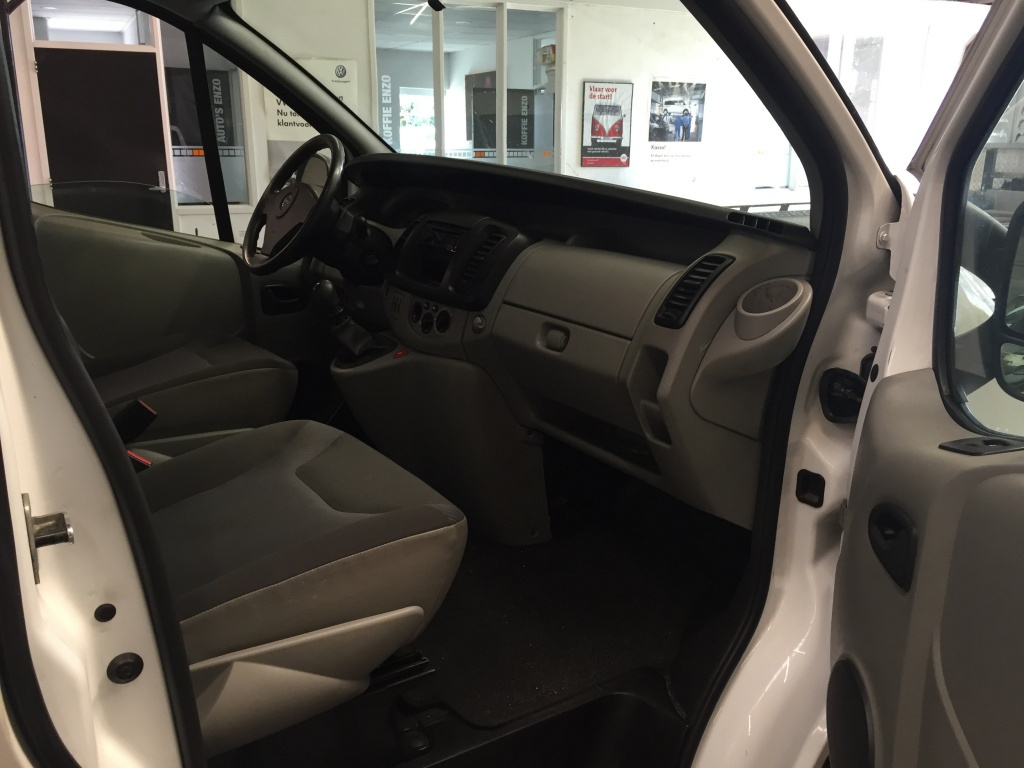 Intaritura bord Opel Vivaro 1.9 tdci 2007 cod motor masina f9q intaritura opel/nissan