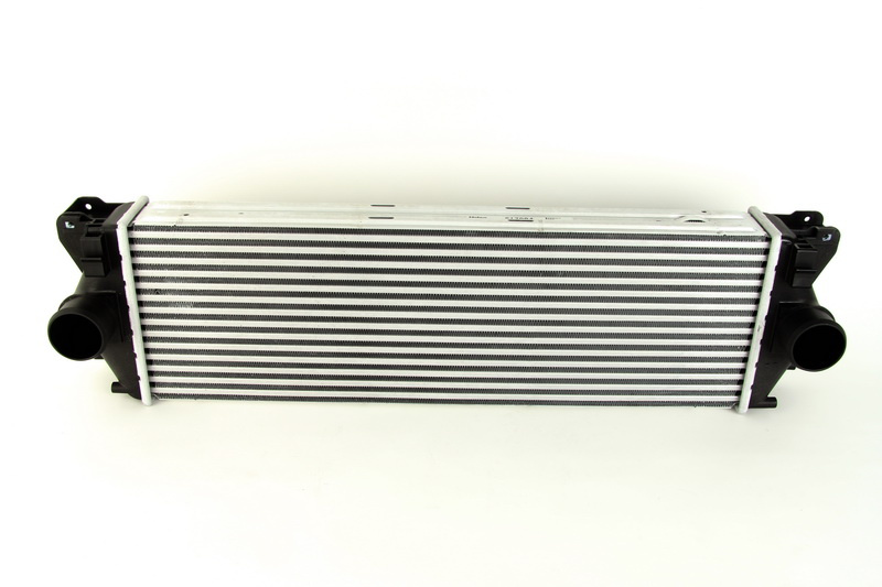 INTERCOOLER ~ MERCEDES-BENZ SPRINTER 4-t Platform/Chassis (B904) 411 CDI 4x4 109cp 2000 2001 2002 2003 2004 2005 2006 ~ VAL817994 ~ VALEO