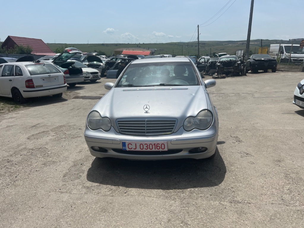 Intercooler Mercedes C-Class W203 2002 Berlină 2,2 cdi