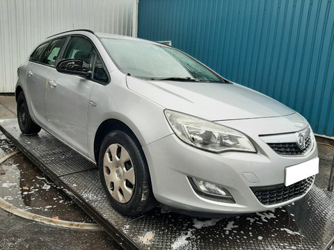 Intercooler Opel Astra J 2012 Break 1.7 CDTI