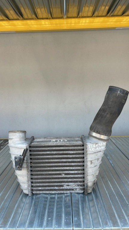 Intercooler stânga Audi TT 8N 1998-2006 1.8T BAM 8L9145805H