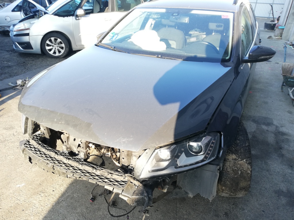 Intercooler Volkswagen Passat B7 2013 KOMBI 2000