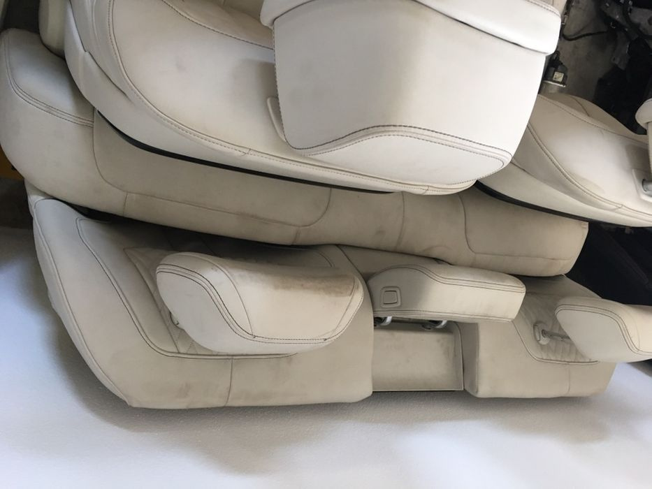 Interior bmw G11 seria 7. Scaune banchet