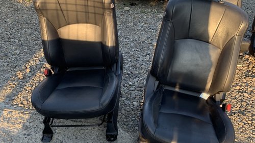 Interior complet din piele (scaune,banch