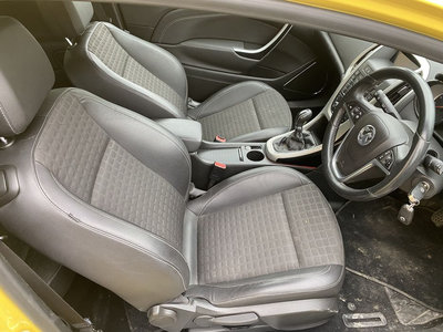 Interior complet semi piele Opel Astra J GTC coupe