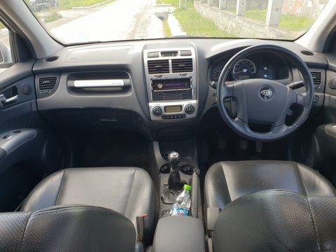 Interior de piele scaune incalzite kia sportage 2005