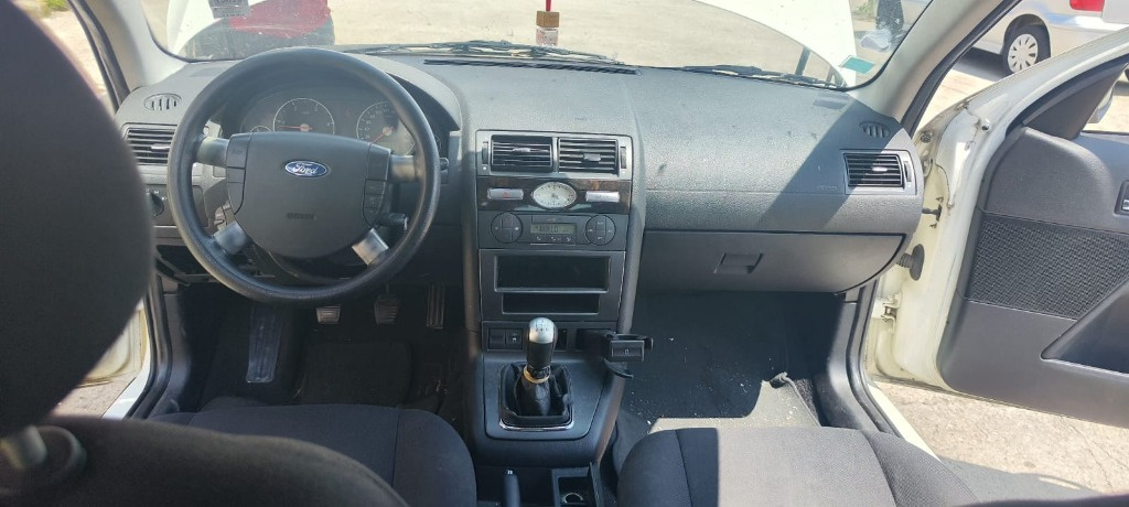 Interior Ford Mondeo 2.0 TDCI MK 3 85 Kw / 115Cp transmisie manuala , an de fabricatie 2006