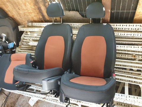 Interior Hyundai I10 portocaliu