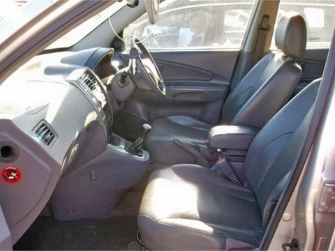 Interior Hyundai Tucson 2006 2.0 CRDT Cod motor:D4EA5667141/HJ59 113 CP