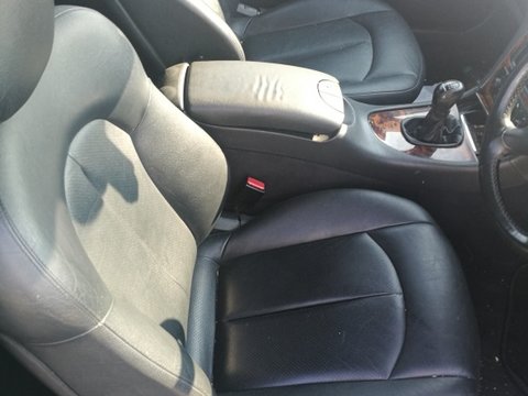 Interior negru Mercedes CLK240 W209