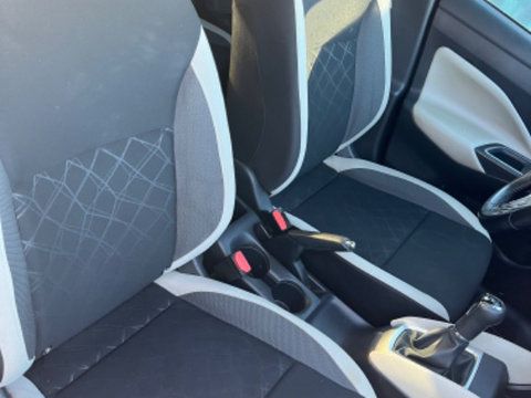 Interior nissan micra an 2020