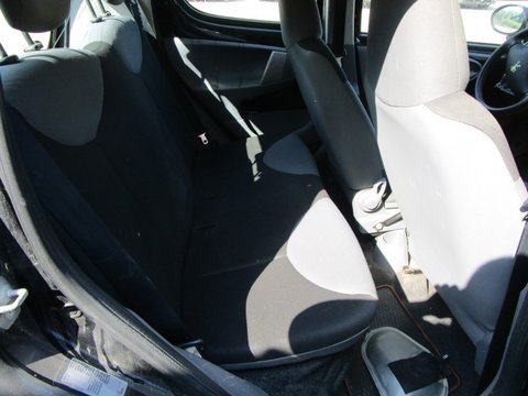 Interior Peugeot 107 2006;5-hatchback