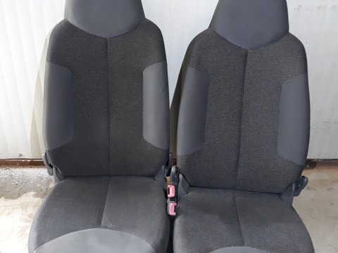 Interior Peugeot 107 (4 locuri) -reglabil manual -material