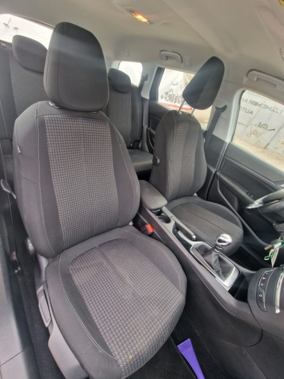 INTERIOR PEUGEOT 308.