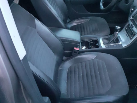 Interior piele alcantara VW Passat B7 break in stare perfecta