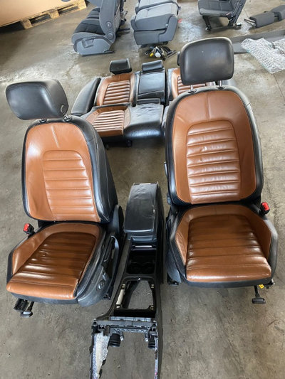 Interior piele cu incalzire scaune fata / spate VW