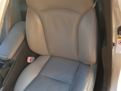 Interior Piele cu Incalzire si Ventilatie Scaune Fata Dreapta si Bancheta cu Spatar FARA Scaun Stanga Fata Lexus XE20 IS IS220 2005 - 2013 [C0681] [C0682]