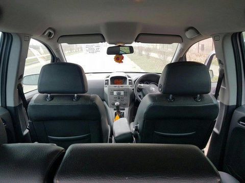 Interior piele impecabil zafira b