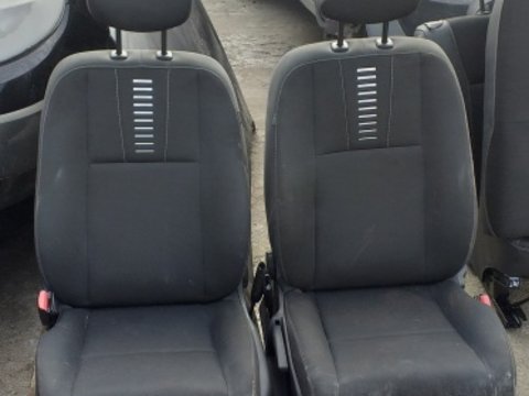 Interior Renault Megane 3 ( scaune , banchete , cotiera )