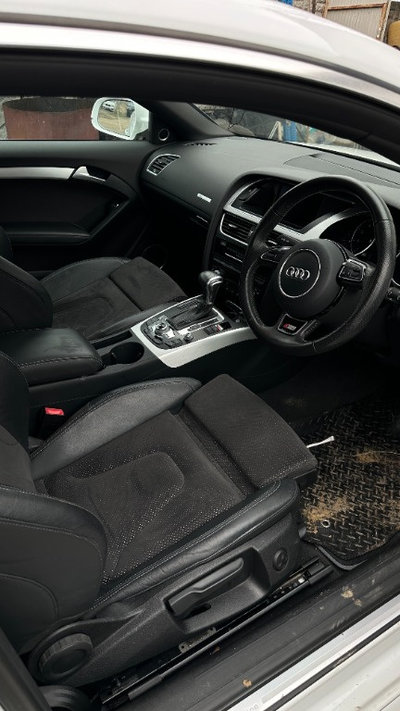 Interior S-line Audi A5 2 usi Facelift Alcantara &