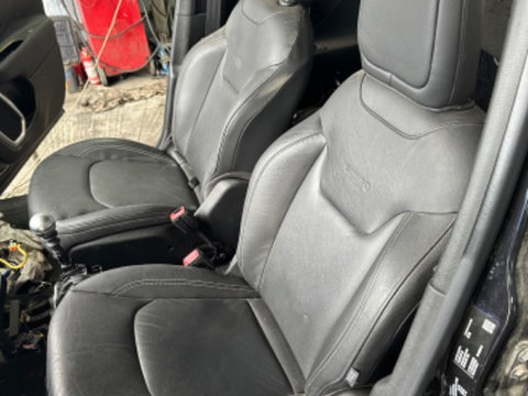 Interior scaune bancheta piele încălzire jeep renegade