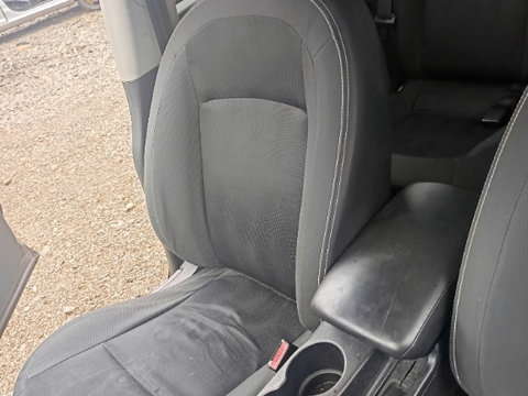 Interior (scaune fata fara incalzire+bancheta spate) Nissan Qashqai II N-TEC 2011 1.5 DCI