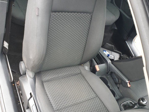 Interior Textil Fara Incalzire Scaune Scaun Fata Stanga Dreapta si Bancheta cu Spatar Volkswagen Golf 6 Coupe 2 Usi 2008 - 2014