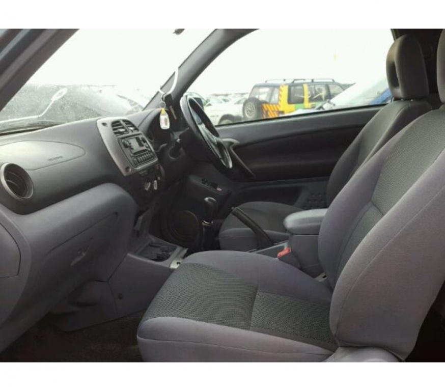 Interior Toyota Rav 4 D-4D 2003 2.0 Diesel