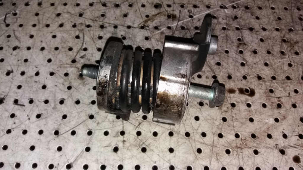 Intinzator curea aceesorii / Volkswagen Polo 1.2 benzina, cod motor AWY