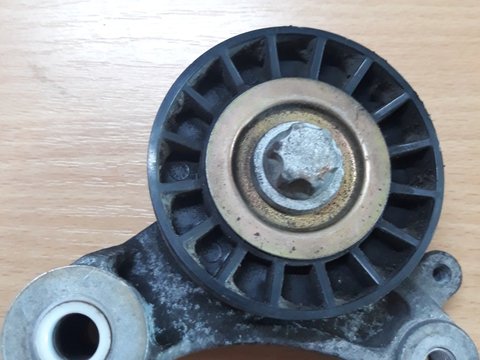 Intinzator curea Opel Corsa C