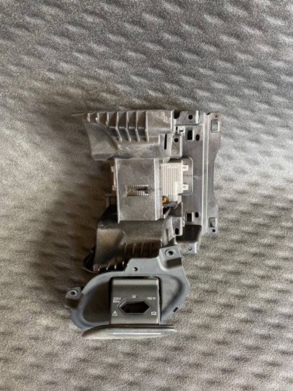Invertor / ondulor 230V-50Hz Audi A8 D4 4H0907155D