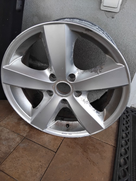 Janta aliaj pe 17 VW T5 T6 Touareg cod : KBA 45682