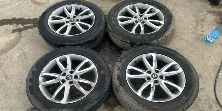 Jante aliaj cu anvelope 1 - set Dimensiune: 235/60R18 Dot 2022 M+S 7.5Jx18 49.5 / 52910-2W180 Hyundai Santa Fe DM [2012 - 2016]