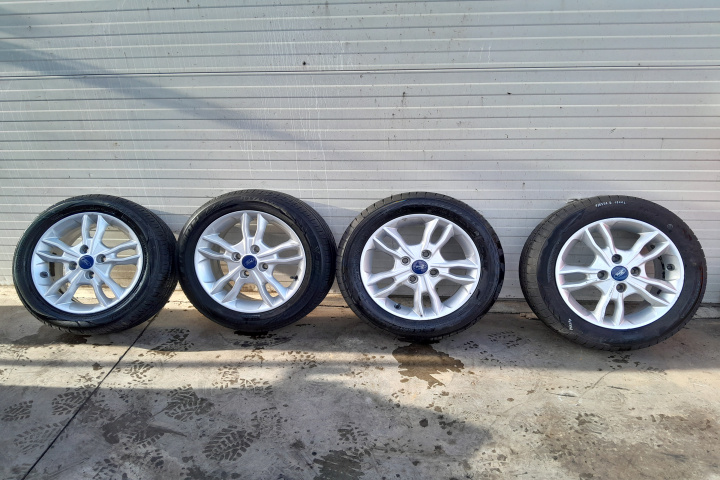Jante aliaj cu anvelope 15 - set 195 / 55 R15 Ford Fiesta 6 [facelift] [2013 - 2020] Hatchback 5-usi 1.0 EcoBoost MT (125 hp)