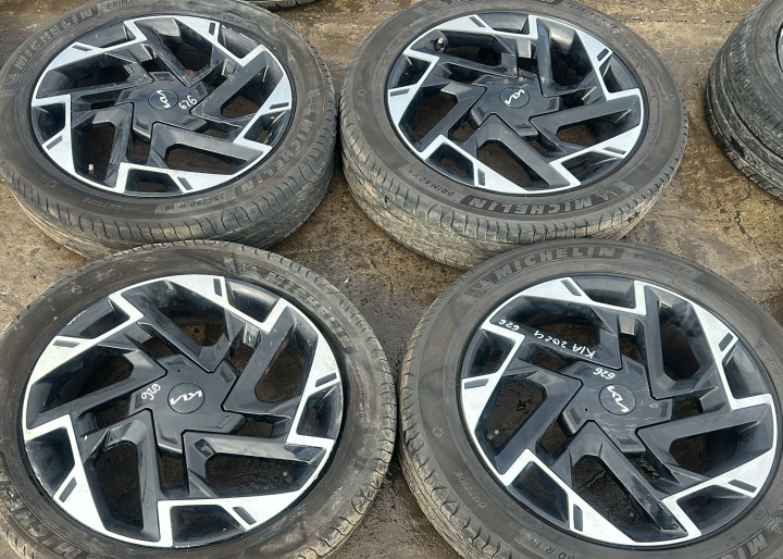 Jante aliaj cu anvelope 19 - set Dimensiune: 235/50R19 Dot 2024 7.5Jx19 ET51 / 52910-R2300 Kia Sportage 5 [2021 - 2025] Crossover 1.6 T-GDi (150 hp)