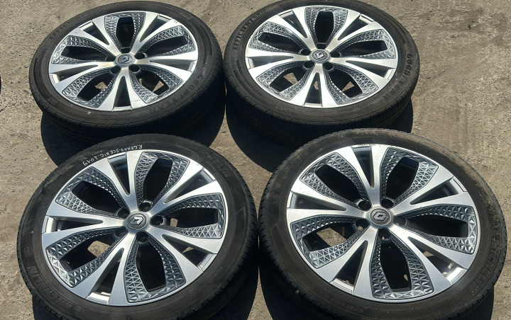 Jante aliaj cu anvelope 20 - set Dimensiune: 195/55R20 Dot 2018 6.5Jx20 ET33 / 403006686R Renault Grand Scenic 4 [2016 - 2023] Minivan