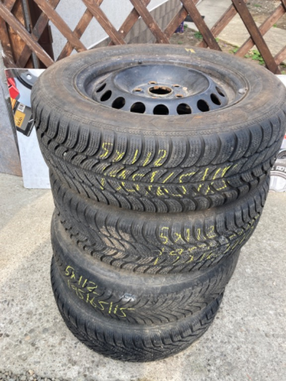 Jante de tabla pe 15" 5x112 vw seat skoda cu 2 anvelope de iarna debica 195/65/15 dot 1821 7mm 2 uzate