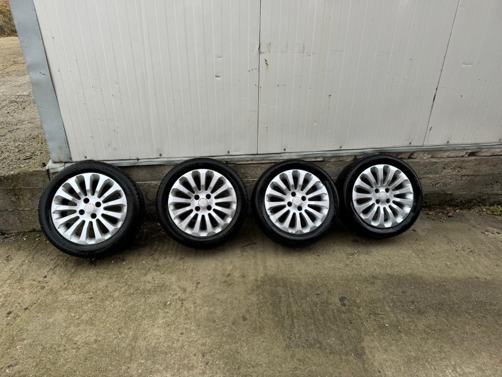 Jante Ford KA 2 R15 cu anvelope iarnă 195/50/R15 0Jx15 Et 40