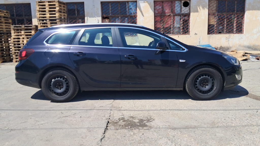 Jante tabla 205/65/16 5x110 Opel Astra J