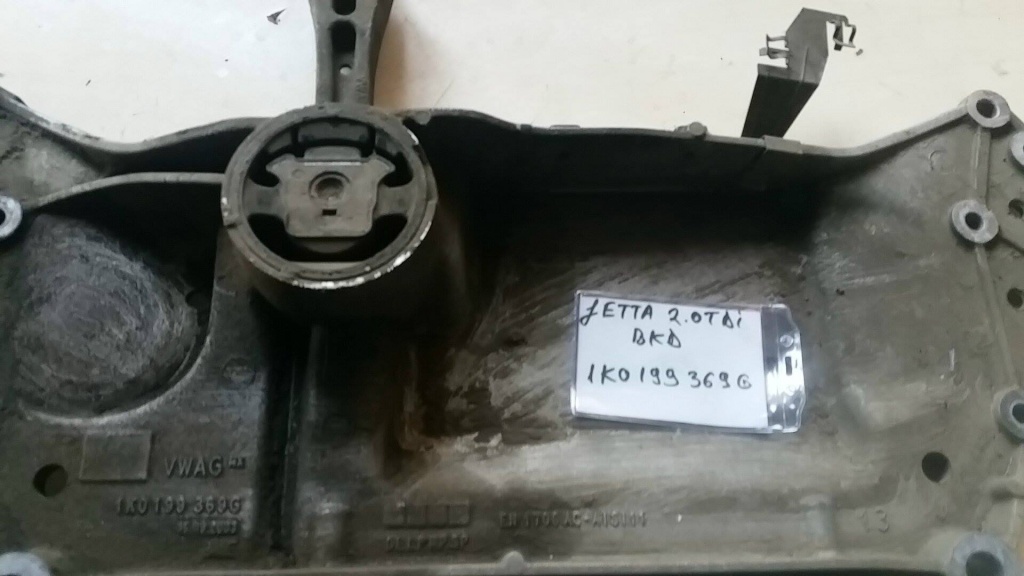 JUG CADRU MOTOR 1K0199369G FATA VW JETTA 2008 2.0T