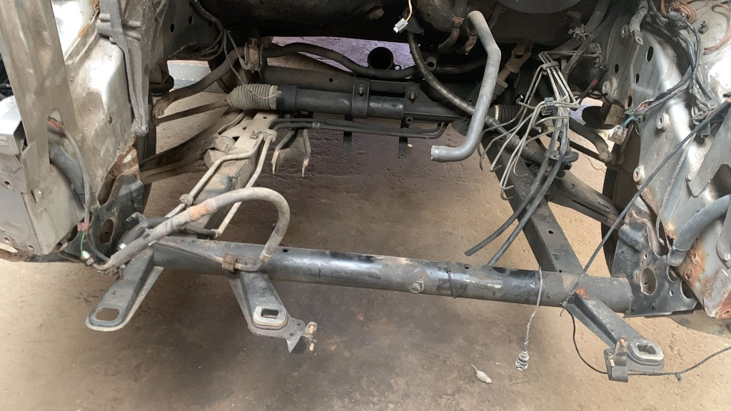 Jug cadru motor Mercedes Vito W638 2.2 diesel 2002