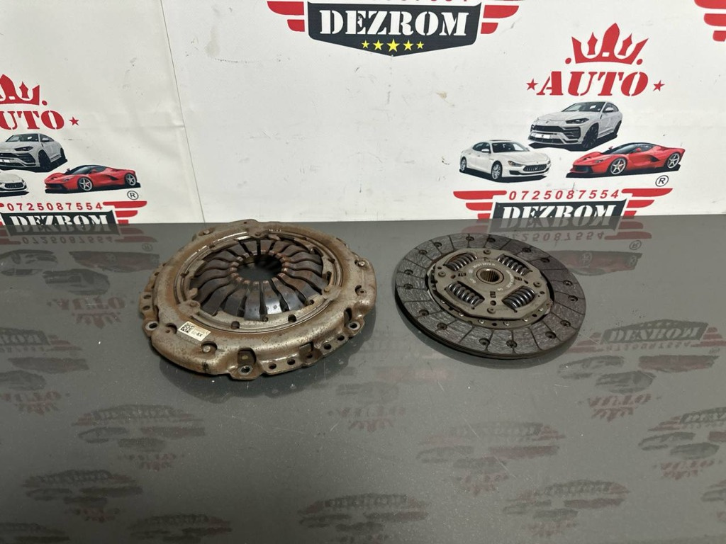 Kit ambreiaj 302050736R 301012572R Dacia Logan II 