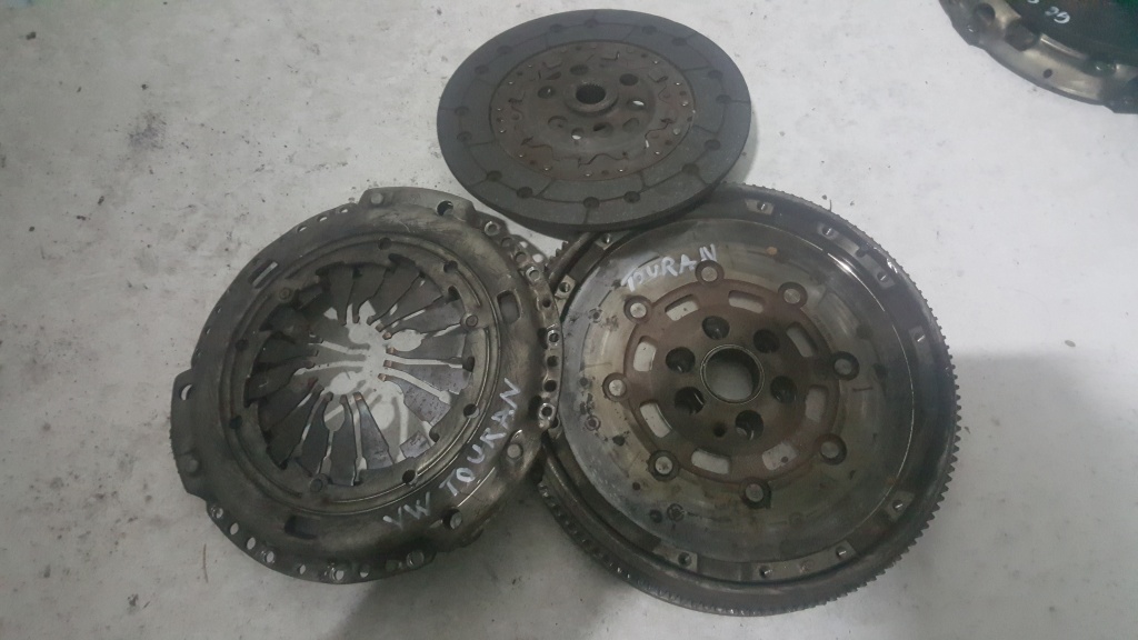 Kit ambreiaj 6 trepte vw touran 1,9 2006