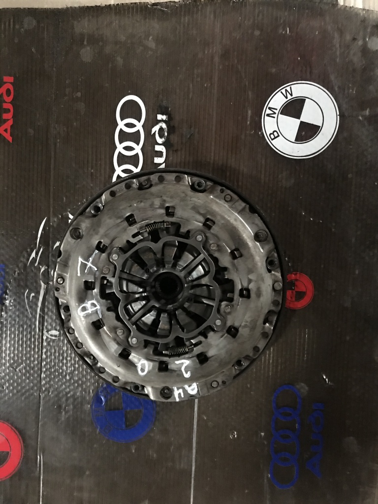Kit ambreiaj Audi A4 B7 2.0 manual