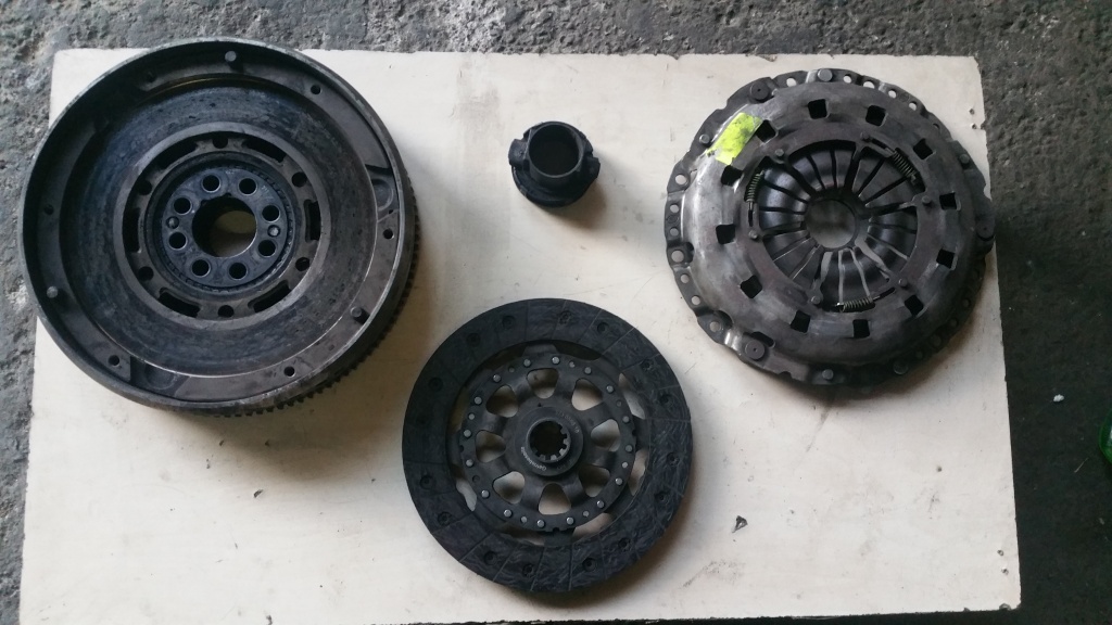 Kit ambreiaj complet bmw 318i, 1.9 b. Producător luk , 21211223711, 323056610, 3000842101