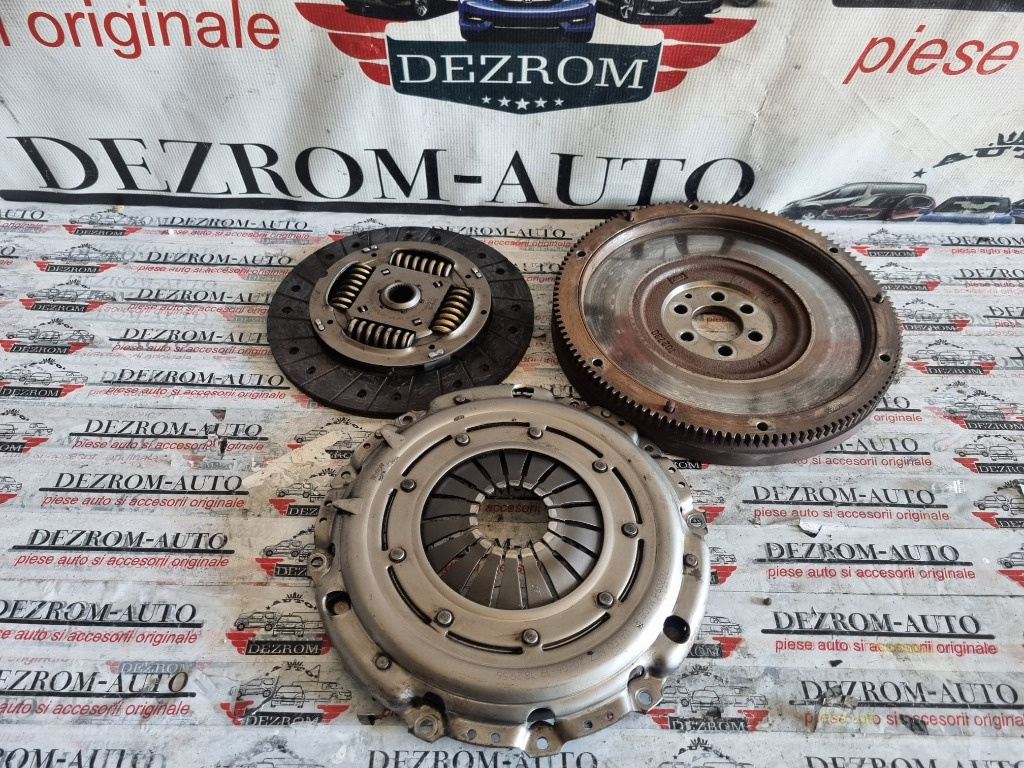 Kit ambreiaj complet (km putini) VW Passat B6 2.0 TDI 110cp coduri : 702098 / 702123 / 702730