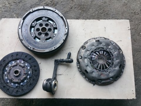 KIT AMBREIAJ COMPLET ORIGINAL COD VOLANTA 03L105266DL COD 022141031S passat b6 2.0 tdi cr cbab 140 cai